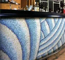 Com diversas linhas, pastilhas e mosaicos de vidro oferecem beleza e variedade em acabamentos únicos