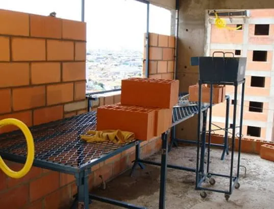 Cavalete Regulável e Plataforma