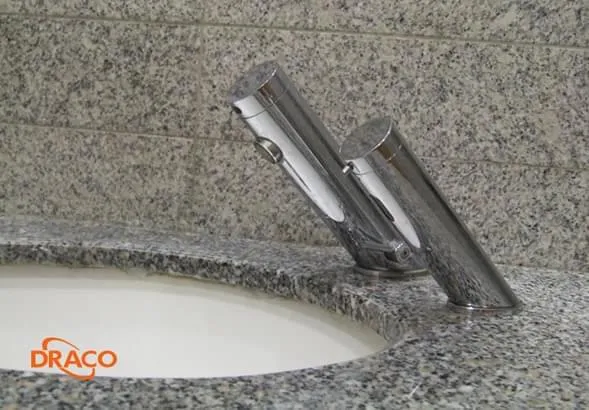 Saboneteira Automática Sensor Bancada Linea