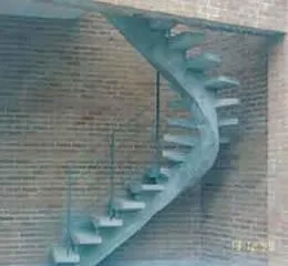 Escada Viga Central - Curvada