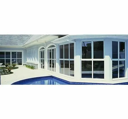 Linhas Elegance® - Portas de giro e janelas do tipo maxim-ar 