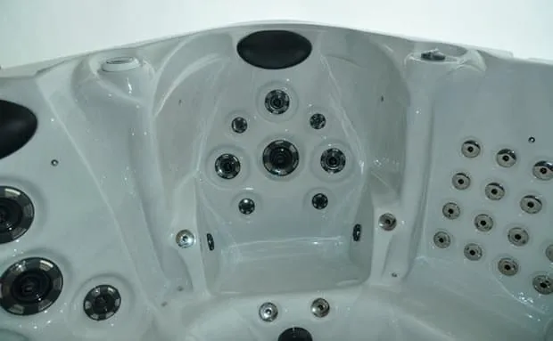 Spa Inteligente - Spa Tub S-600