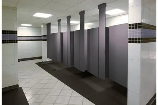Corian® para Divisórias Sanitárias
