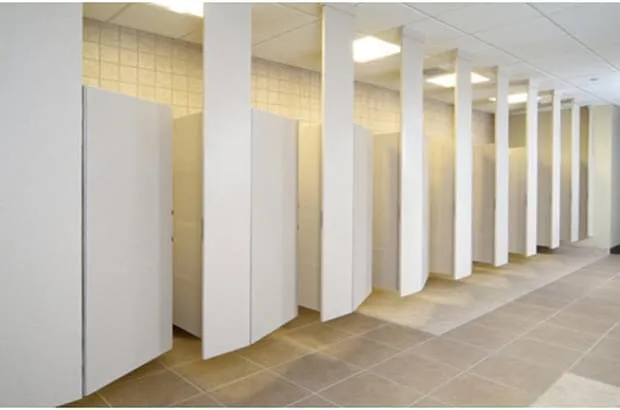 Corian® para Divisórias Sanitárias