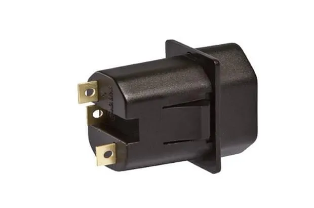 Plugues, Adaptadores e Tomadas de Painel 