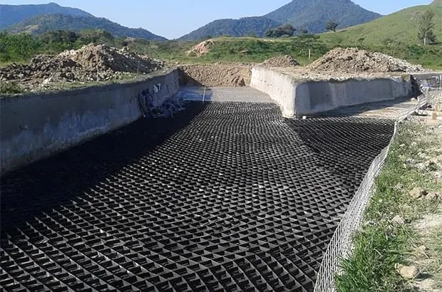 Geocélula StrataWeb®