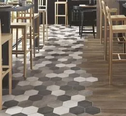 Linha de pisos vinílicos indicada para ambientes internos com tráfego intenso