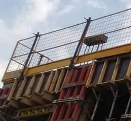 Guarda-corpo de Concretagem – Fixação no Garfo/Forma