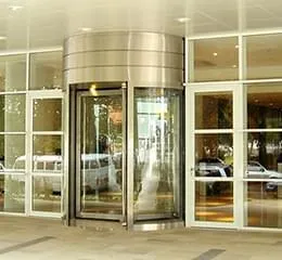 Porta Giratória Plaza