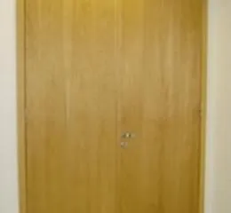 Porta Acústica em Madeira