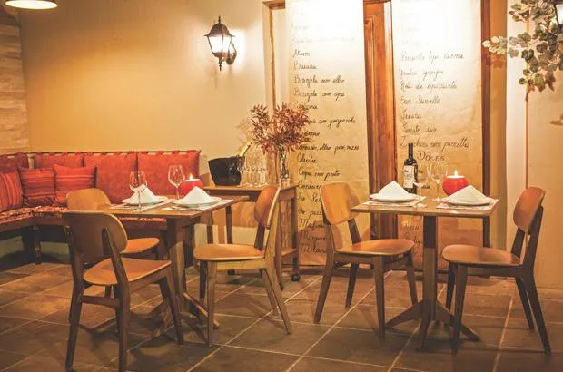 Cadeira sem Braço London Amêndoa