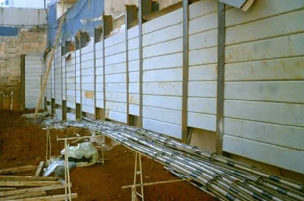 Cortinas de Contenção - Mediterrânea