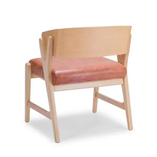 Poltrona Glória Encosto Multilaminado