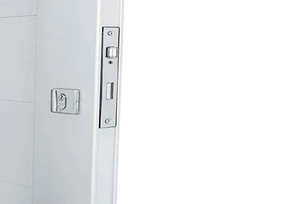 Porta Social sem Seteira com Lambris e Frisos Aço Branco