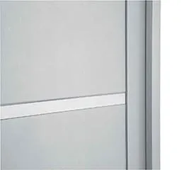 Porta Social com Seteira Simples, Lambris e Frisos Aço – Branco