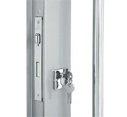 Porta Social com Seteira Simples, Lambris e Frisos Aço – Branco