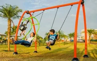 Balanço Meu Bebê garante segurança e interação entre adultos e crianças
