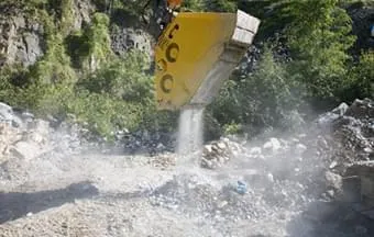 Caçambas britadoras ‘trituram’ velhos paradigmas na demolição