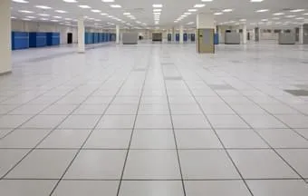 Pisos Elevados da Engeplac facilitam acesso a entrepisos 