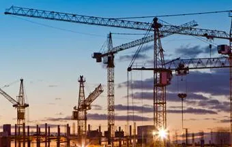 Saiba como garantir a segurança na operação de guindastes