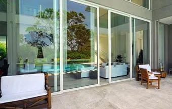 Caixilhos acústicos, barreira cara e eficiente