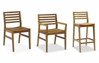 Cadeiras Capri são feitas de madeira maciça de Garapeira