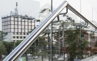 Easy Glass Eco: sistema de guarda-corpo com estética diferenciada 