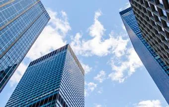 Fachadas de alto desempenho exigem sombreamento: conheça soluções