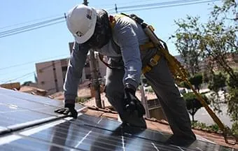 Com poucas adaptações, imóveis antigos podem gerar energia fotovoltaica