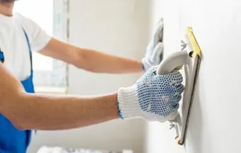 Veja, passo a passo, como é feita a aplicação de massa corrida