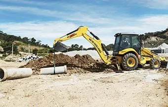 Retroescavadeiras estão entre os equipamentos mais requisitados