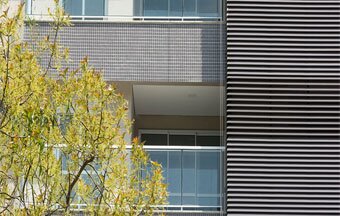 Brise controla a luz solar e é solução arquitetônica para edifícios