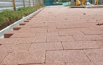 Placas de concreto para áreas permeáveis