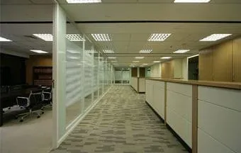 Pisos para escritórios variam dos porcelanatos aos vinílicos