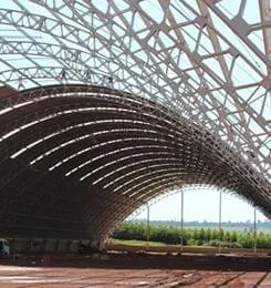 Telha trapezoidal calandrada oferece mais flexibilidade e leveza às coberturas