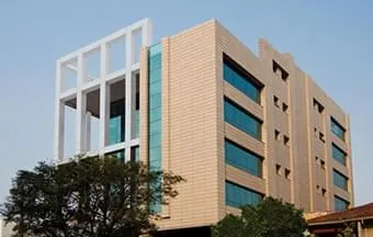 Fachadas ventiladas e brises reduzem o consumo de energia em até 30%