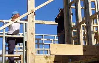 Estrutura de madeira tem vantagens, mas falta mão de obra especializada