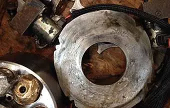 Contaminação hidráulica reduz desempenho de tratores de esteiras