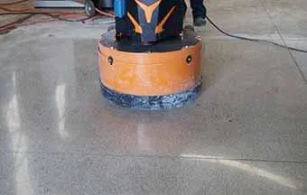 Acabamento de pisos depende da escolha correta de politrizes e acessórios