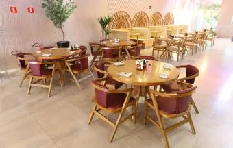 Poltrona Cortesia da linha L’AVENIR une estilo e durabilidade   