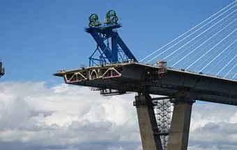 Balanço sucessivo permite vencer grandes vãos em locais de difícil acesso