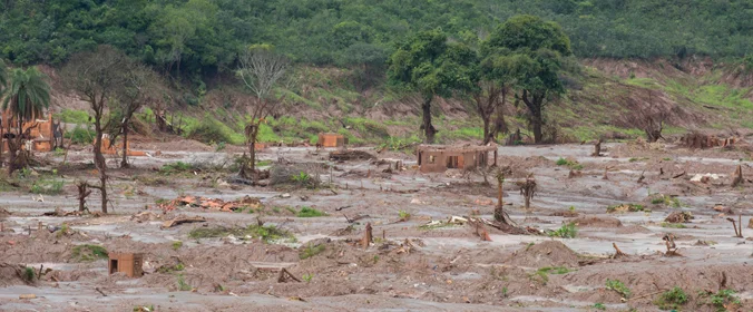 foto do desastre em Mariana (MG)