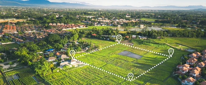 imagem aérea de um lote com marcações de terreno