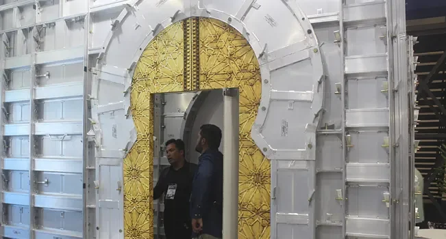 Arco em forma de chave executado no sistema parede de concreto