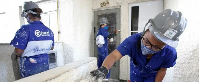 Mulheres na construção