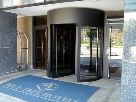 Plaza - Portas giratórias personalizadas