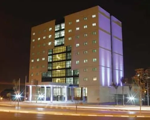 Mobiliários funcionais são instalados com rapidez e garantem requinte em hotel