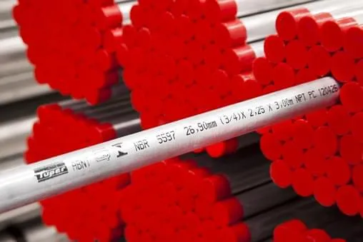 Tubos galvanizados desenvolvidos pelo processo de imersão a quente