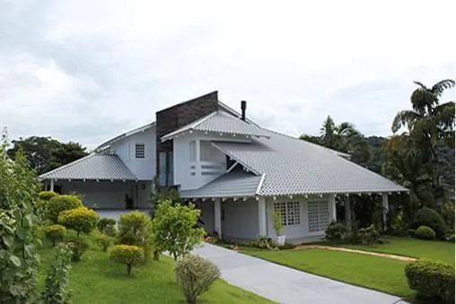 A PERKUS oferece uma completa linha de telhas premium com varias opções de cores