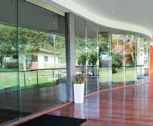 Linha de vidros planos garante beleza, conforto e flexibilidade às instalações